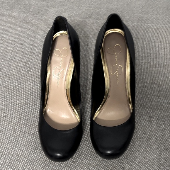 Jessica Simpson Black Round Toe Heels - Picture 1 of 8